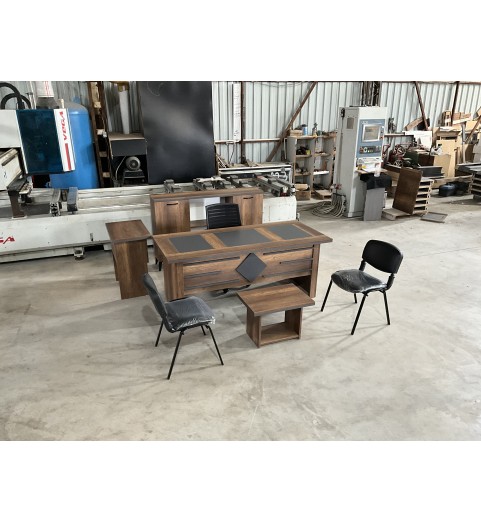 Kareli Masa Takımı